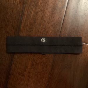 Black lululemon headband